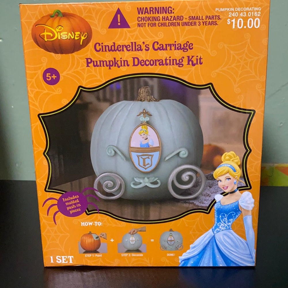 Cinderella’s Carriage pumpkin Decorating Kit*